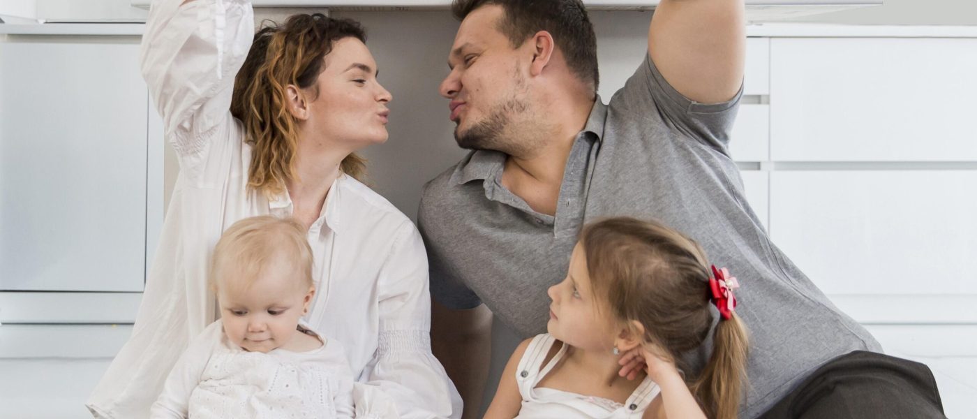 full-shot-happy-family-floor